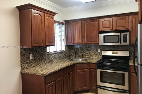 Appartement à louer à Coral Gables, Floride: 1 chambre, 52.03 m2 № 2075591 - photo 4