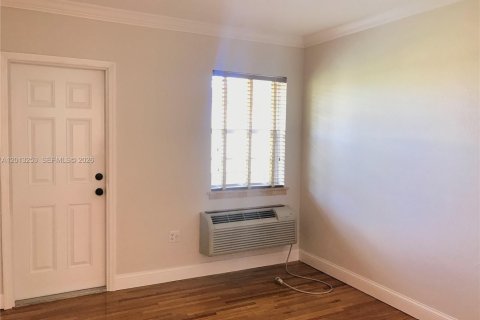Appartement à louer à Coral Gables, Floride: 1 chambre, 52.03 m2 № 2075591 - photo 8