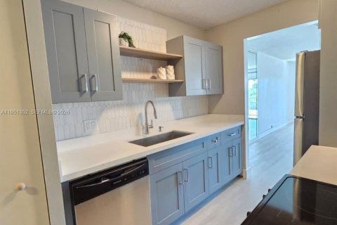 Condominio en venta en Pembroke Pines, Florida, 2 dormitorios, 102.19 m2 № 2008858 - foto 4