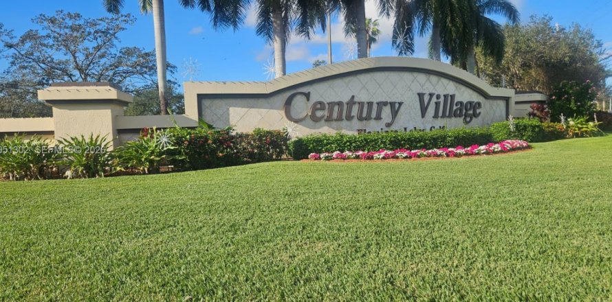 Condominio en Pembroke Pines, Florida, 2 dormitorios  № 2008858