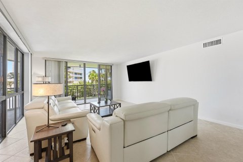 Condo in St. Lucie, Florida, 9 rooms  № 2088008 - photo 13
