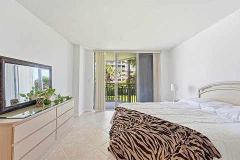 Condo in St. Lucie, Florida, 9 rooms  № 2088008 - photo 19