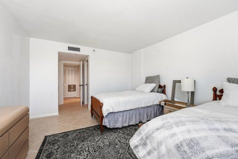 Condo in St. Lucie, Florida, 9 rooms  № 2088008 - photo 26