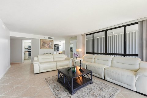 Condo in St. Lucie, Florida, 9 rooms  № 2088008 - photo 10