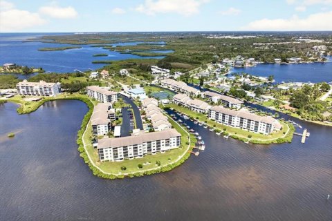 Copropriété à vendre à Port Richey, Floride: 2 chambres, 129.97 m2 № 2408706 - photo 6