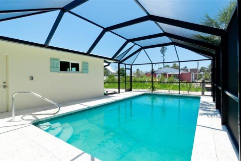 House in Longboat Key, Florida 3 bedrooms, 140.1 sq.m. № 1742612 - photo 30