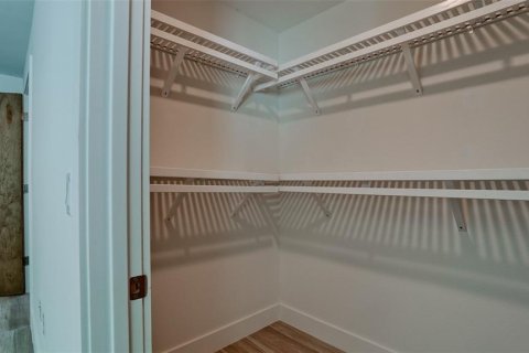 House in Longboat Key, Florida 3 bedrooms, 140.1 sq.m. № 1742612 - photo 17