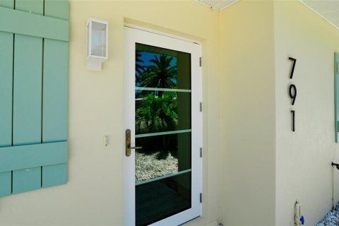 House in Longboat Key, Florida 3 bedrooms, 140.1 sq.m. № 1742612 - photo 7