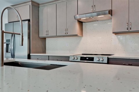 House in Longboat Key, Florida 3 bedrooms, 140.1 sq.m. № 1742612 - photo 14
