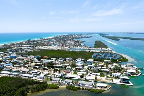House in Longboat Key, Florida 3 bedrooms, 140.1 sq.m. № 1742612 - photo 3