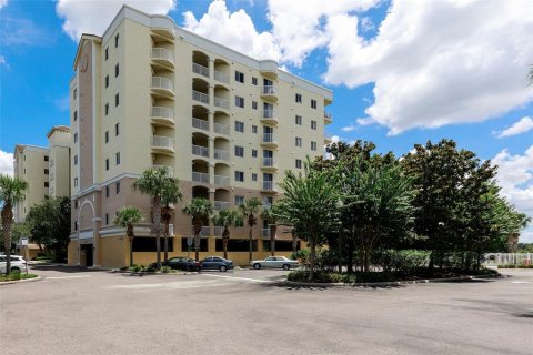 Copropriété à louer à Orlando, Floride: 3 chambres, 164.9 m2 № 2410226 - photo 4