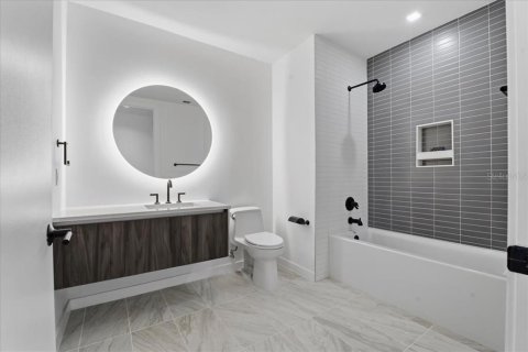 Condo in Saint Petersburg, Florida, 3 bedrooms № 2123372 - photo 30