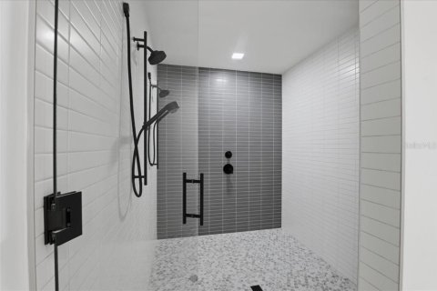 Condo in Saint Petersburg, Florida, 3 bedrooms № 2123372 - photo 28