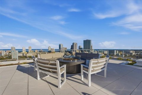 Condo in Saint Petersburg, Florida, 3 bedrooms № 2123372 - photo 2