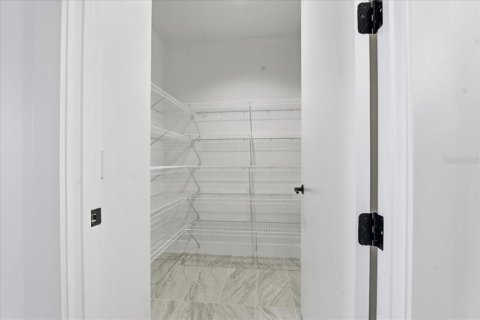 Condo in Saint Petersburg, Florida, 3 bedrooms № 2123372 - photo 15