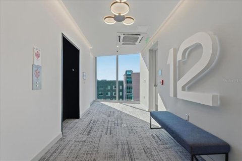 Condo in Saint Petersburg, Florida, 3 bedrooms № 2123372 - photo 6
