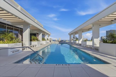 Condo in Saint Petersburg, Florida, 3 bedrooms № 2123372 - photo 5