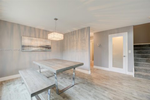 Casa en venta en Coconut Creek, Florida, 3 dormitorios, 206.52 m2 № 2024753 - foto 13