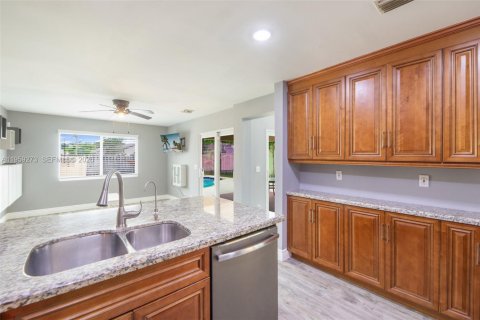 Casa en venta en Coconut Creek, Florida, 3 dormitorios, 206.52 m2 № 2024753 - foto 15