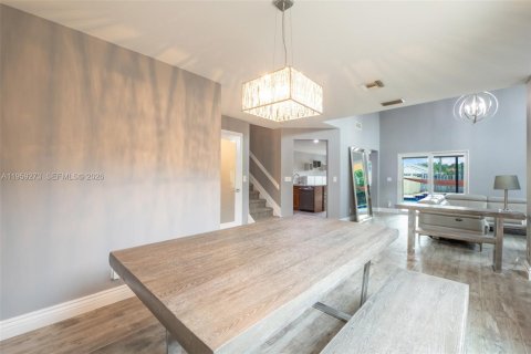 Casa en venta en Coconut Creek, Florida, 3 dormitorios, 206.52 m2 № 2024753 - foto 12