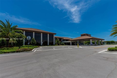 Condo in Pembroke Pines, Florida, 2 bedrooms  № 2170747