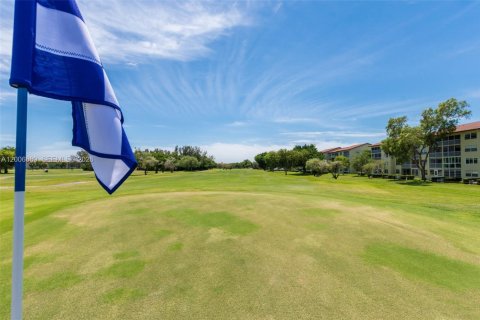 Condo in Pembroke Pines, Florida, 2 bedrooms  № 2170747 - photo 30