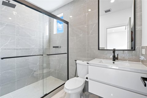 House in Miami, Florida 4 bedrooms, 240.99 sq.m. № 1944126 - photo 20