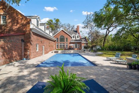 House in Seffner, Florida 4 bedrooms, 633.78 sq.m. № 1550890 - photo 7