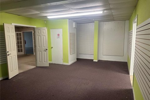 Propiedad comercial en alquiler en Port Charlotte, Florida, 325.16 m2 № 1561080 - foto 20