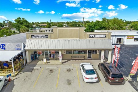 Propiedad comercial en alquiler en Port Charlotte, Florida, 325.16 m2 № 1561080 - foto 11