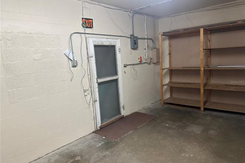 Propiedad comercial en alquiler en Port Charlotte, Florida, 325.16 m2 № 1561080 - foto 27