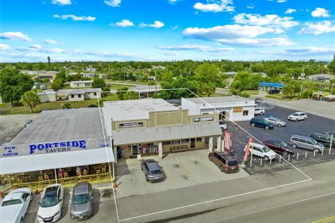 Propiedad comercial en alquiler en Port Charlotte, Florida, 325.16 m2 № 1561080 - foto 8