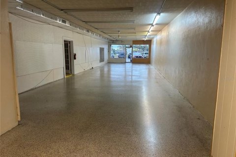 Propiedad comercial en alquiler en Port Charlotte, Florida, 325.16 m2 № 1561080 - foto 23