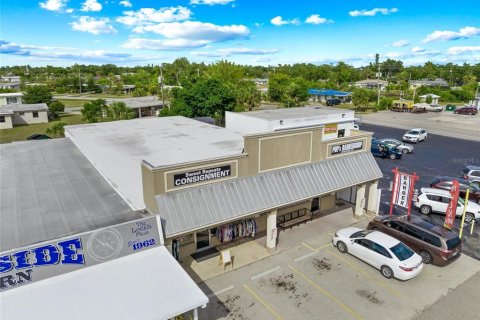Propiedad comercial en alquiler en Port Charlotte, Florida, 325.16 m2 № 1561080 - foto 10