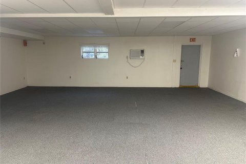 Propiedad comercial en alquiler en Port Charlotte, Florida, 325.16 m2 № 1561080 - foto 14