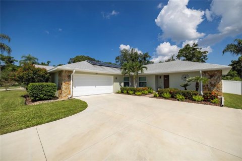 Casa en venta en Clearwater, Florida, 3 dormitorios, 166.85 m2 № 1915800 - foto 1