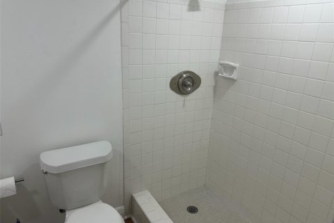 House in Tampa, Florida 4 bedrooms, 156.45 sq.m. № 1821420 - photo 11