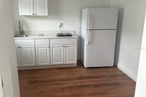 House in Tampa, Florida 4 bedrooms, 156.45 sq.m. № 1821420 - photo 14