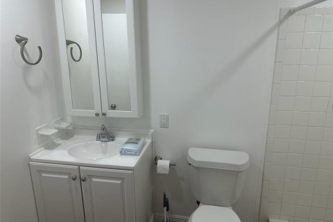 House in Tampa, Florida 4 bedrooms, 156.45 sq.m. № 1821420 - photo 10
