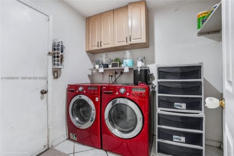 Снять в аренду виллу или дом в Дейви, Флорида 4 спальни, 235.41м2, № 1992370 - фото 13