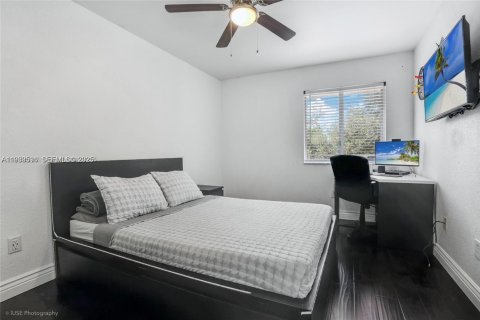 Снять в аренду виллу или дом в Дейви, Флорида 4 спальни, 235.41м2, № 1992370 - фото 10