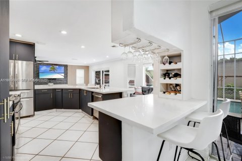 Снять в аренду виллу или дом в Дейви, Флорида 4 спальни, 235.41м2, № 1992370 - фото 8