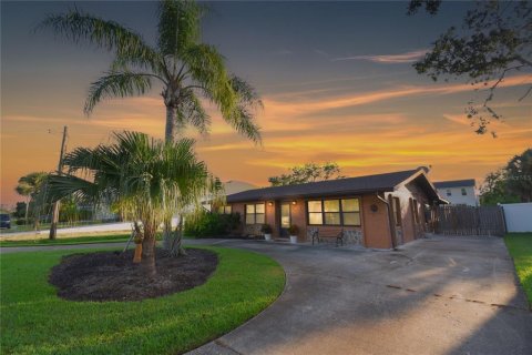House in Saint Augustine, Florida 3 bedrooms, 116.69 sq.m. № 1907798 - photo 1