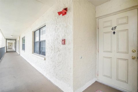 Copropriété à louer à Clearwater, Floride: 2 chambres, 99.41 m2 № 1793593 - photo 1