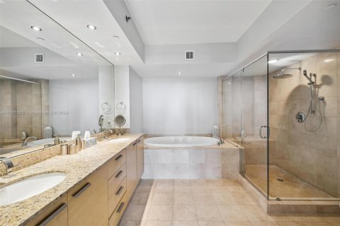 Copropriété à louer à Hallandale Beach, Floride: 3 chambres, 161 m2 № 1023605 - photo 18