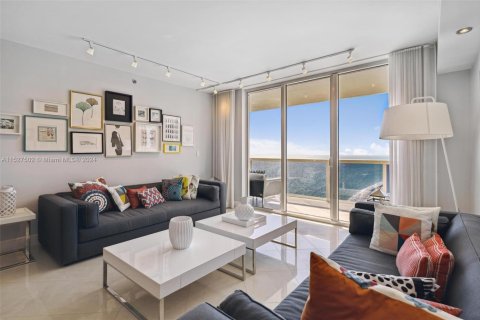 Copropriété à louer à Hallandale Beach, Floride: 3 chambres, 161 m2 № 1023605 - photo 11