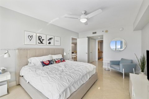 Copropriété à louer à Hallandale Beach, Floride: 3 chambres, 161 m2 № 1023605 - photo 15