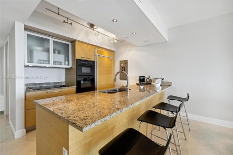 Copropriété à louer à Hallandale Beach, Floride: 3 chambres, 161 m2 № 1023605 - photo 6