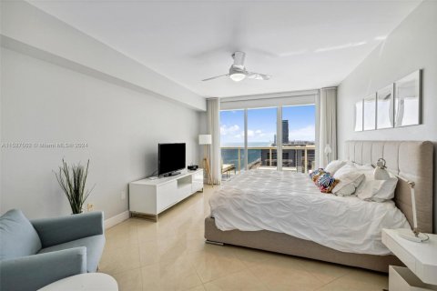 Copropriété à louer à Hallandale Beach, Floride: 3 chambres, 161 m2 № 1023605 - photo 14
