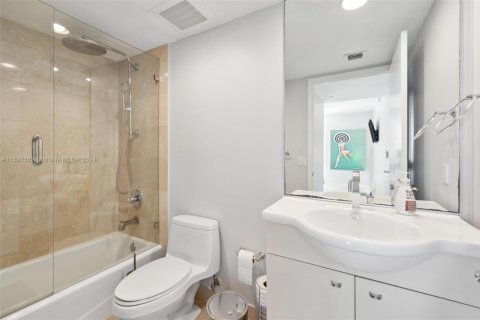 Copropriété à louer à Hallandale Beach, Floride: 3 chambres, 161 m2 № 1023605 - photo 22
